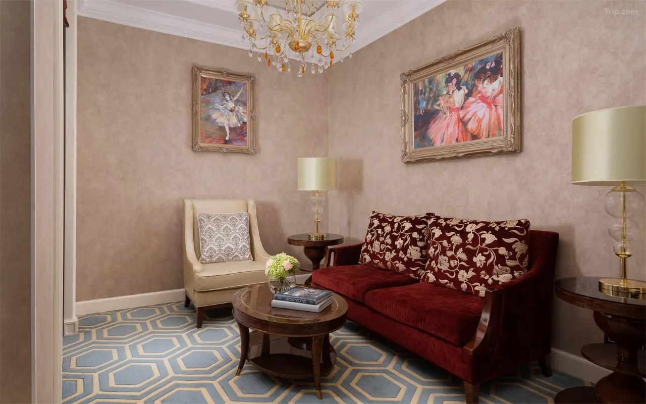 canap&eacute; du hall de l'h&ocirc;tel