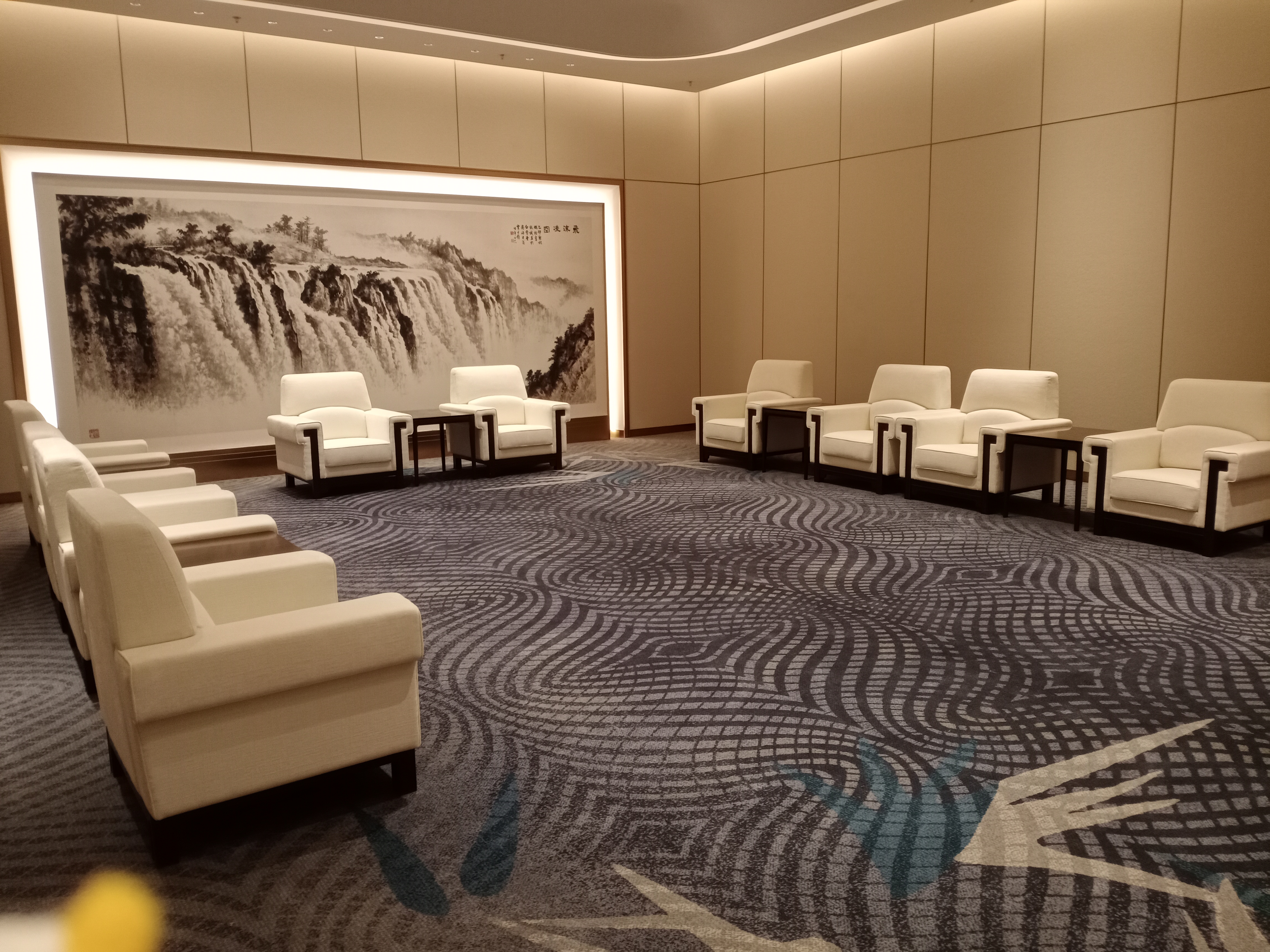 MEUBLES S&Eacute;NYUAN 